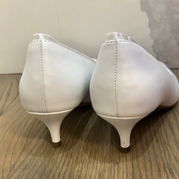 Vionic Sylvie Pointed Toe Pump Nappa White Leather women’s size 9 - Picture 4 of 7